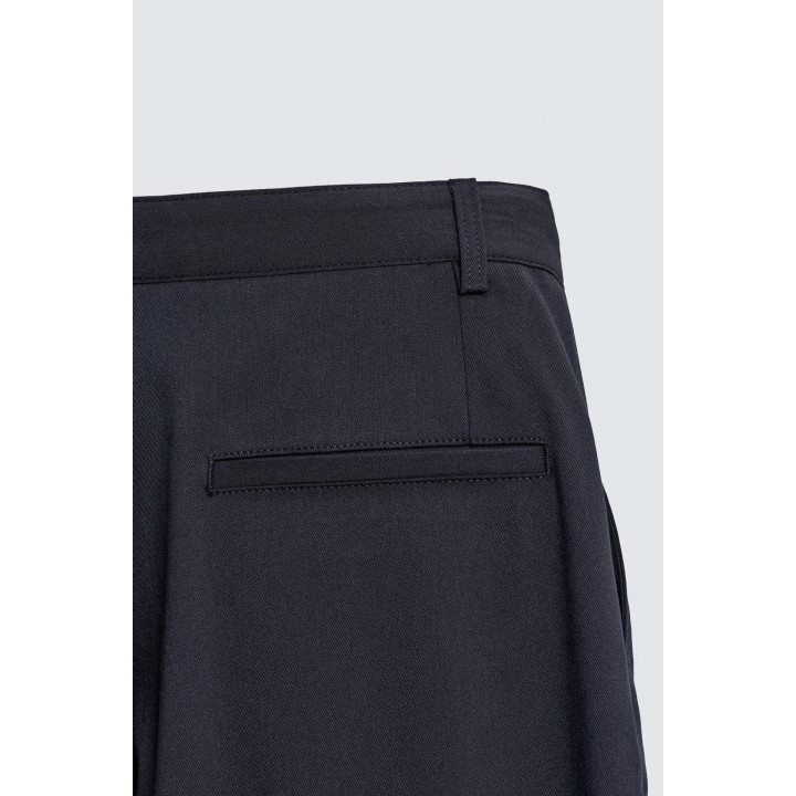 Брюки свободного кроя с поясом