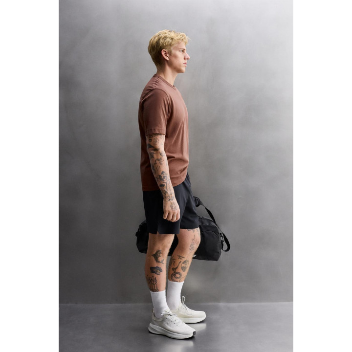 ФУТБОЛКА ИЗ ПЛОТНОЙ ТКАНИ