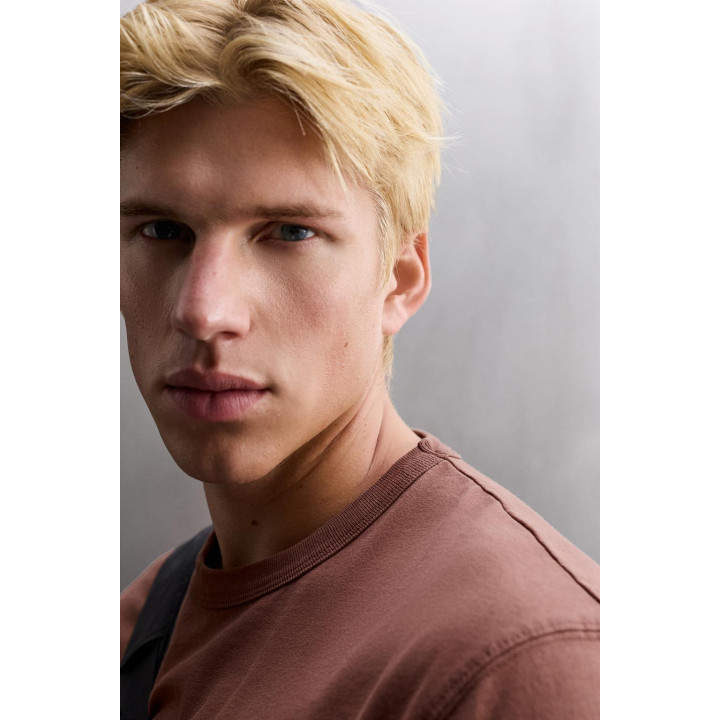 ФУТБОЛКА ИЗ ПЛОТНОЙ ТКАНИ