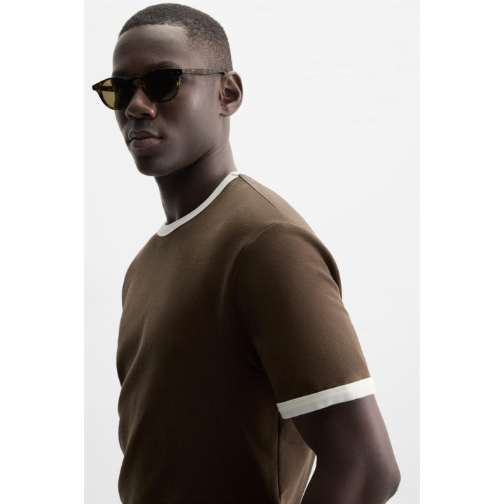 БАЗОВАЯ ФУТБОЛКА В РУБЧИК С КОНТРАСТНОЙ ОТДЕЛКОЙ