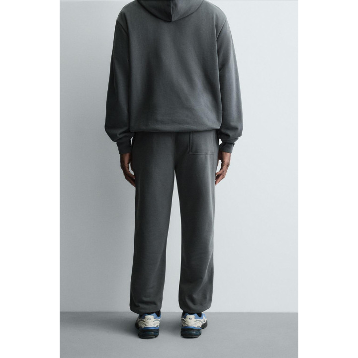 Брюки-джоггеры свободного кроя