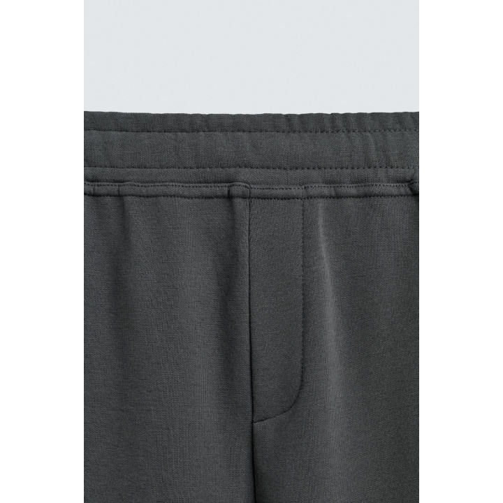 Брюки-джоггеры свободного кроя