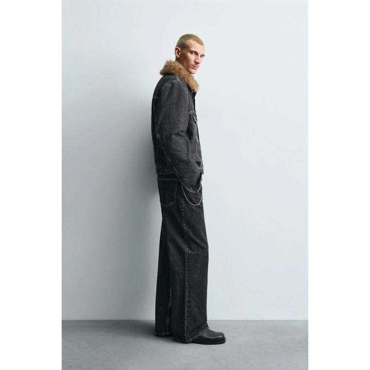 Джинсовая куртка с воротником из искусственного меха