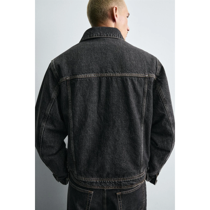 Джинсовая куртка с воротником из искусственного меха