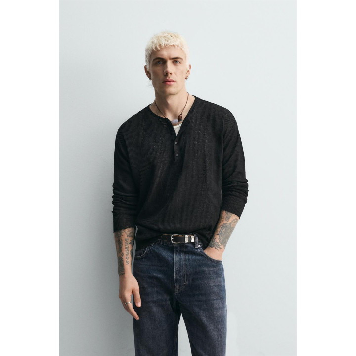 ТРИКОТАЖНАЯ ФУТБОЛКА С ВОРОТНИКОМ НА ПУГОВИЦАХ