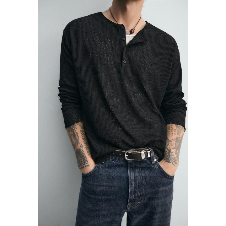 ТРИКОТАЖНАЯ ФУТБОЛКА С ВОРОТНИКОМ НА ПУГОВИЦАХ