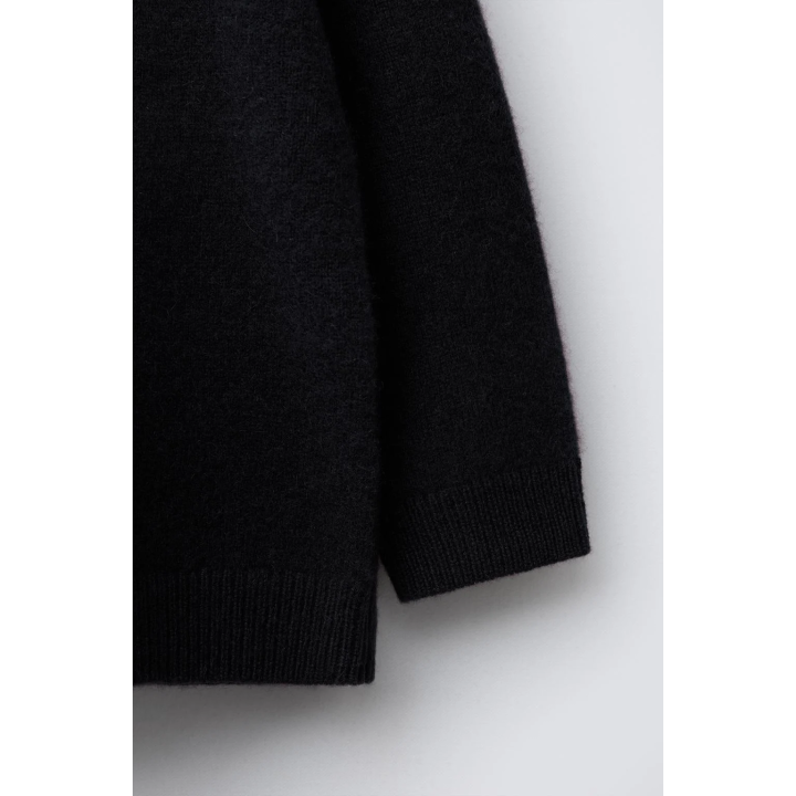 ТРИКОТАЖНЫЙ СВИТЕР ИЗ 100% КАШЕМИРА