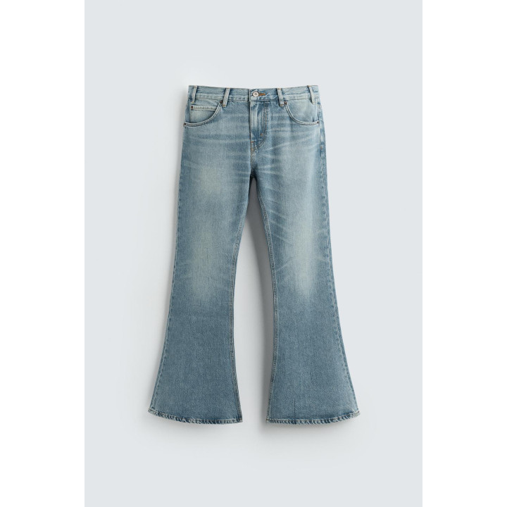 Джинсы прямого кроя со штаниной-клеш