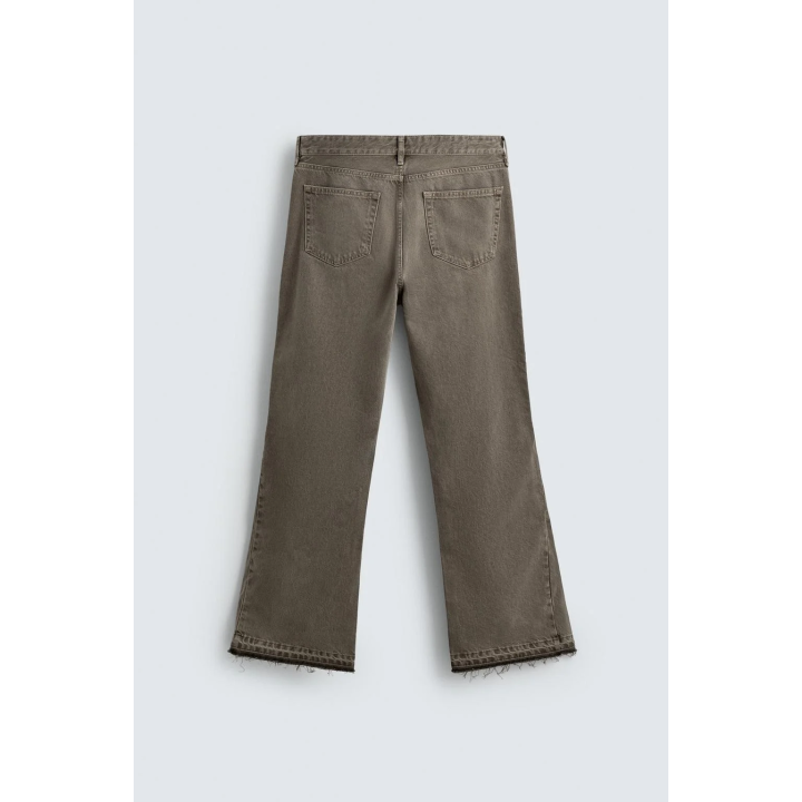 Джинсы с расклешенными брючинами flare fit