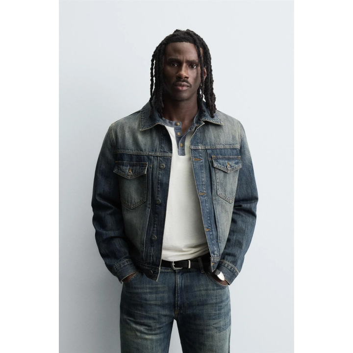 ДЖИНСОВАЯ УКОРОЧЕННАЯ КУРТКА