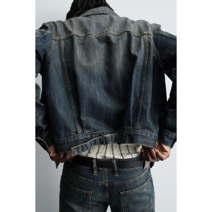 ДЖИНСОВАЯ УКОРОЧЕННАЯ КУРТКА