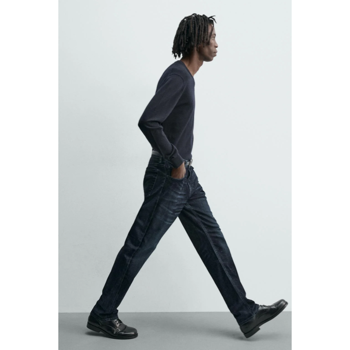 Джинсы с притиркой прямого кроя