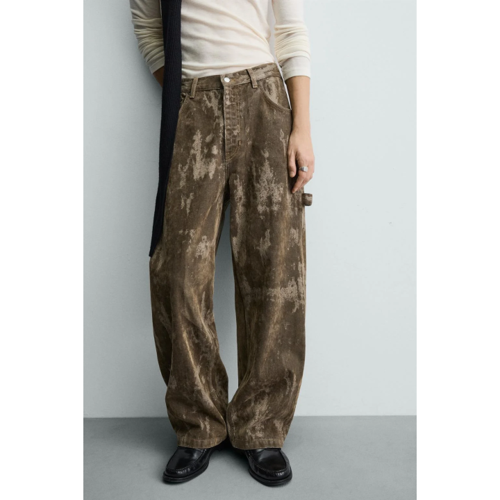 Джинсы свободного кроя с бархатистым покрытием