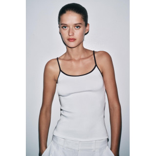 МАЙКА С КОНТРАСТНЫМИ БРЕТЕЛЯМИ