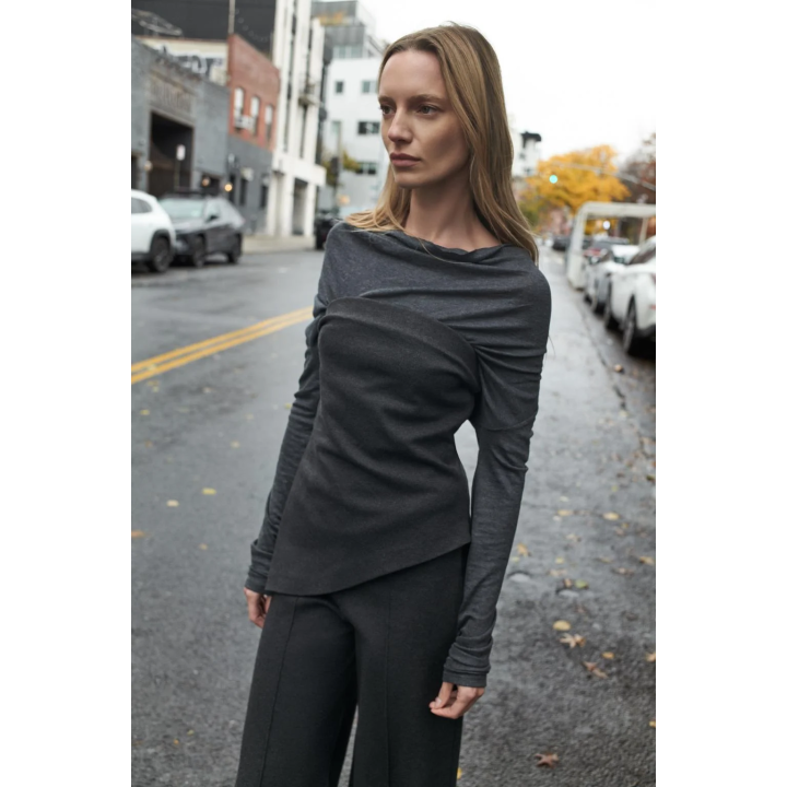 МЯГКИЙ ТОП БЕЗ БРЕТЕЛЕЙ