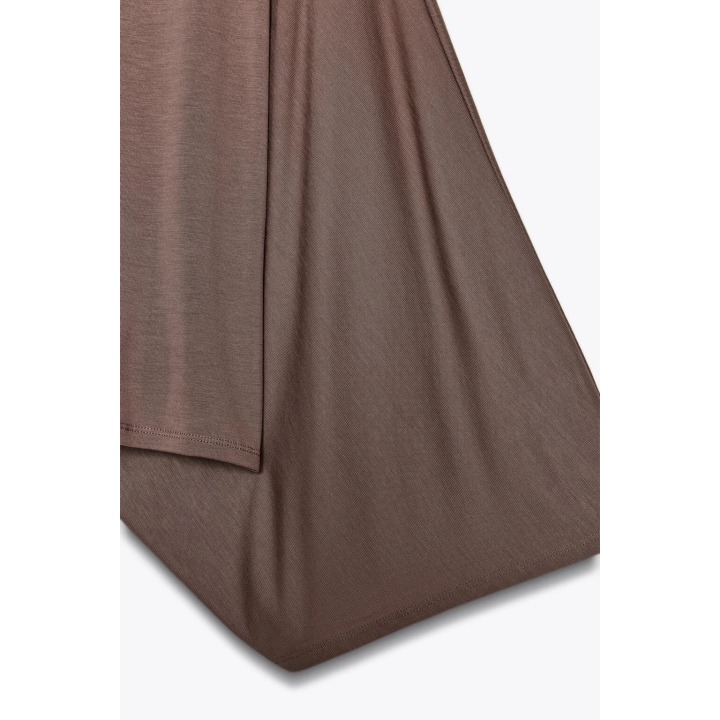 АСИММЕТРИЧНАЯ НАКИДКА ИЗ СТРУЯЩЕЙСЯ ТКАНИ