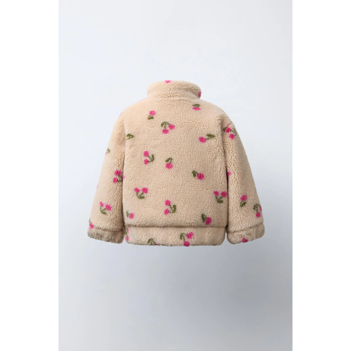 КУРТКА ИЗ ИСКУССТВЕННОЙ ОВЧИНЫ С ВИШНЯМИ