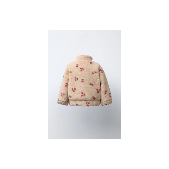 КУРТКА ИЗ ИСКУССТВЕННОЙ ОВЧИНЫ С ВИШНЯМИ