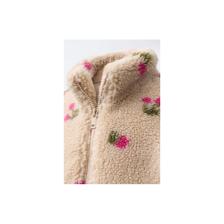 КУРТКА ИЗ ИСКУССТВЕННОЙ ОВЧИНЫ С ВИШНЯМИ