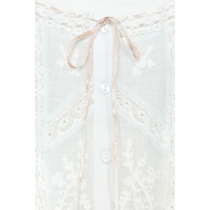 УКОРОЧЕННЫЙ ТОП ИЗ ГАЗА С ВЫШИВКОЙ