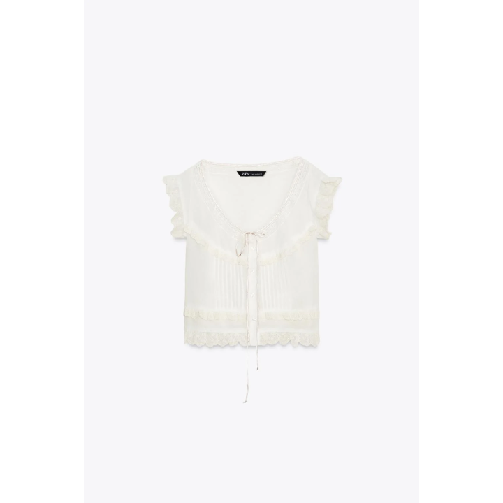 УКОРОЧЕННЫЙ ТОП ИЗ МАРЛИ С ВЫШИВКОЙ И БАНТОМ