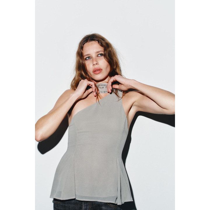 ТОП ИЗ ЖОРЖЕТА АСИММЕТРИЧНЫЙ С ПАЙЕТКАМИ