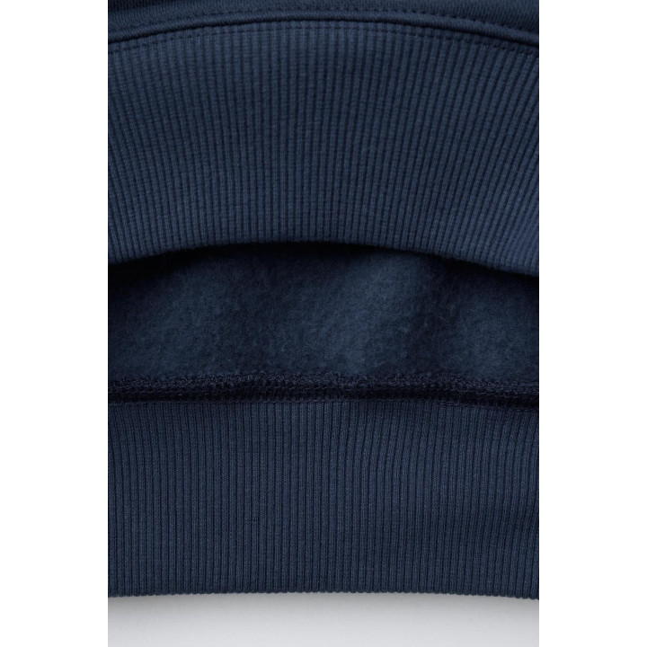 Толстовка с блестящим принтом звезд