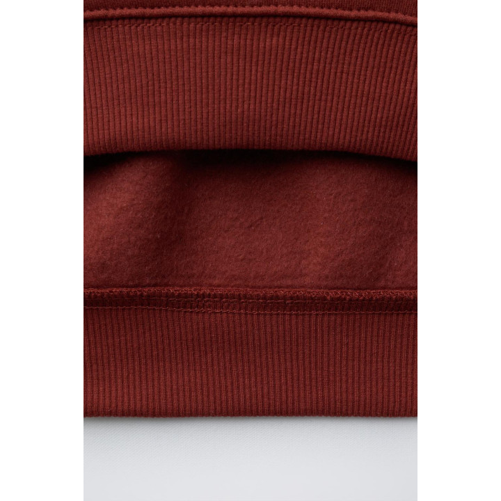 ТОЛСТОВКА С РЕЛЬЕФНОЙ НАДПИСЬЮ