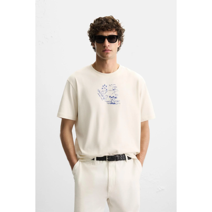 ФУТБОЛКА С КОНТРАСТНОЙ ВЫШИВКОЙ