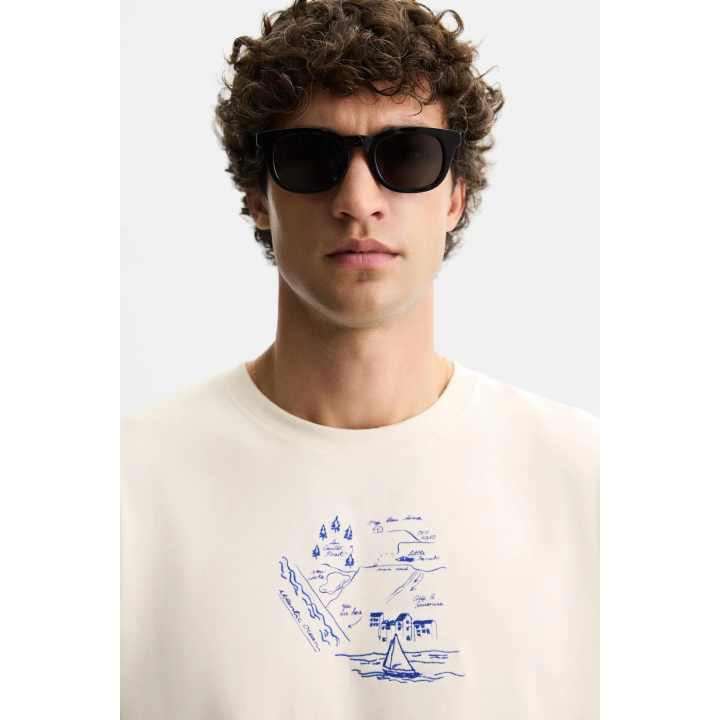 ФУТБОЛКА С КОНТРАСТНОЙ ВЫШИВКОЙ