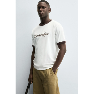 ФУТБОЛКА В РУБЧИК С КОНТРАСТНЫМ ТЕКСТОМ