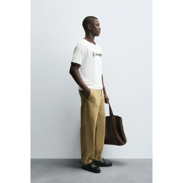 ФУТБОЛКА В РУБЧИК С КОНТРАСТНЫМ ТЕКСТОМ