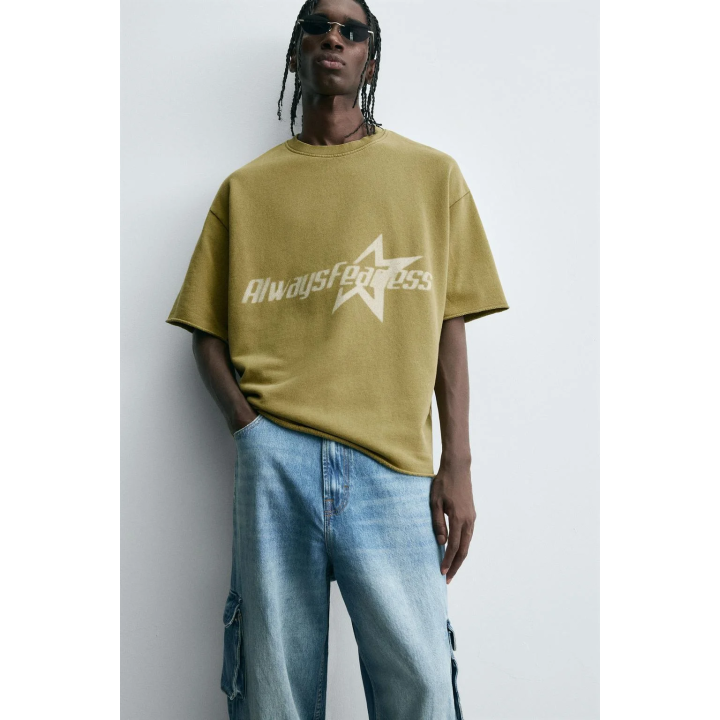 ТОЛСТОВКА С ЭФФЕКТОМ ПОТЕРТОСТИ И ПРИНТОМ