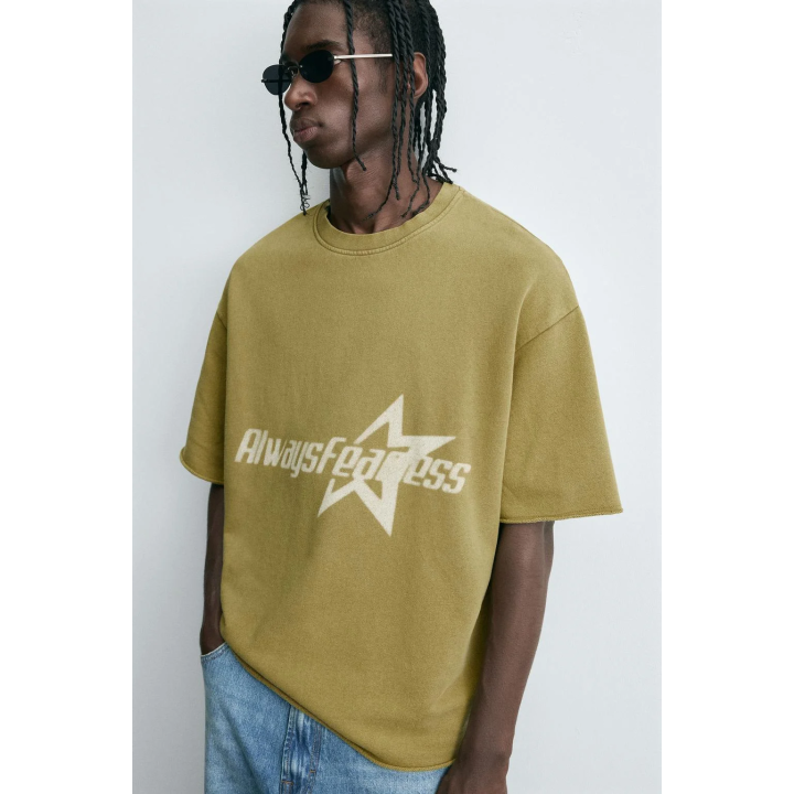 ТОЛСТОВКА С ЭФФЕКТОМ ПОТЕРТОСТИ И ПРИНТОМ