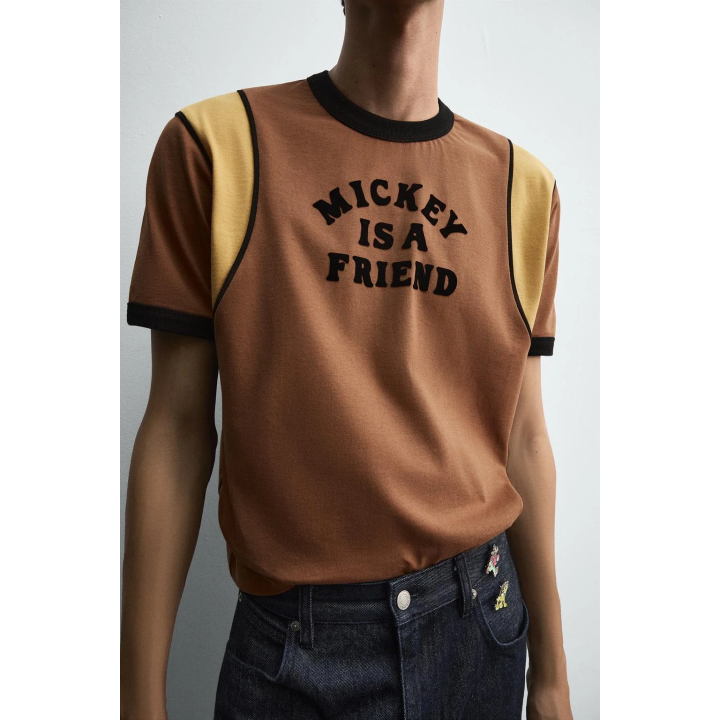 Футболка harry lambert для zara x disney с контрастным текстом