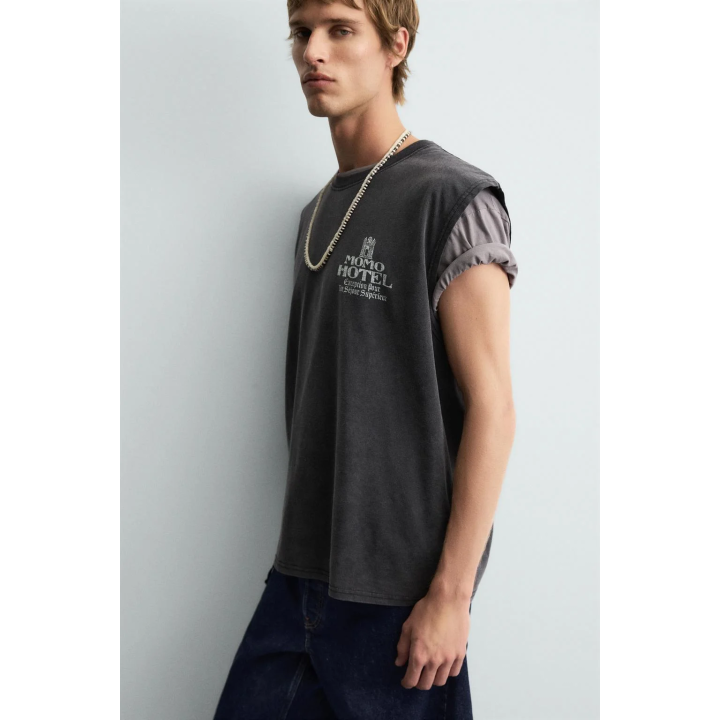 МАЙКА С ПРИНТОМ И ЭФФЕКТОМ ПОТЕРТОСТИ