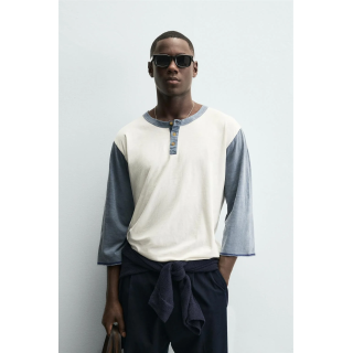 ФУТБОЛКА В СТИЛЕ КОЛОР-БЛОК С ВОРОТНИКОМ НА ПУГОВИЦАХ