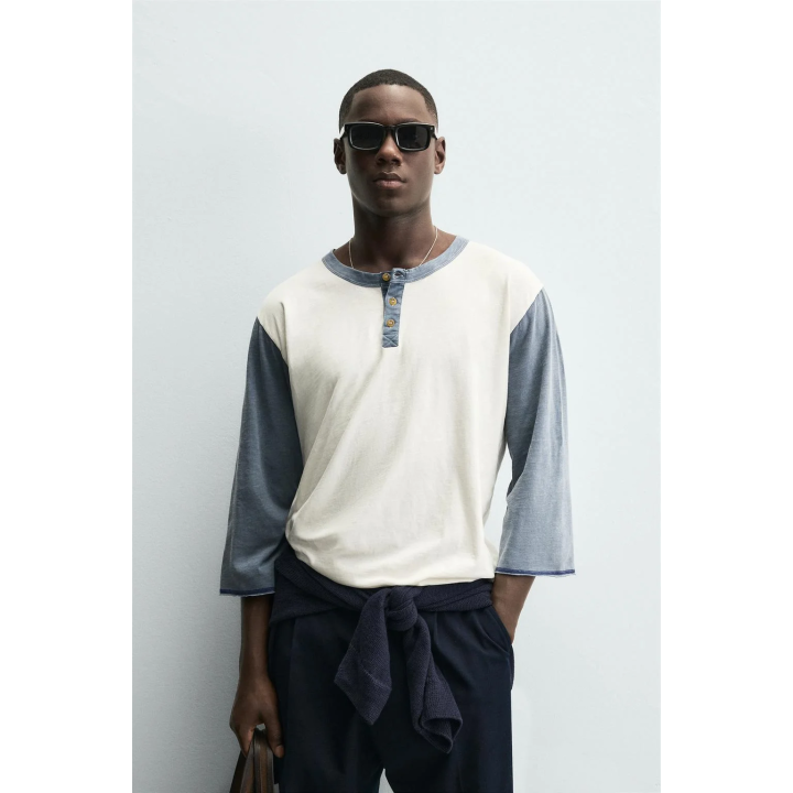 ФУТБОЛКА В СТИЛЕ КОЛОР-БЛОК С ВОРОТНИКОМ НА ПУГОВИЦАХ