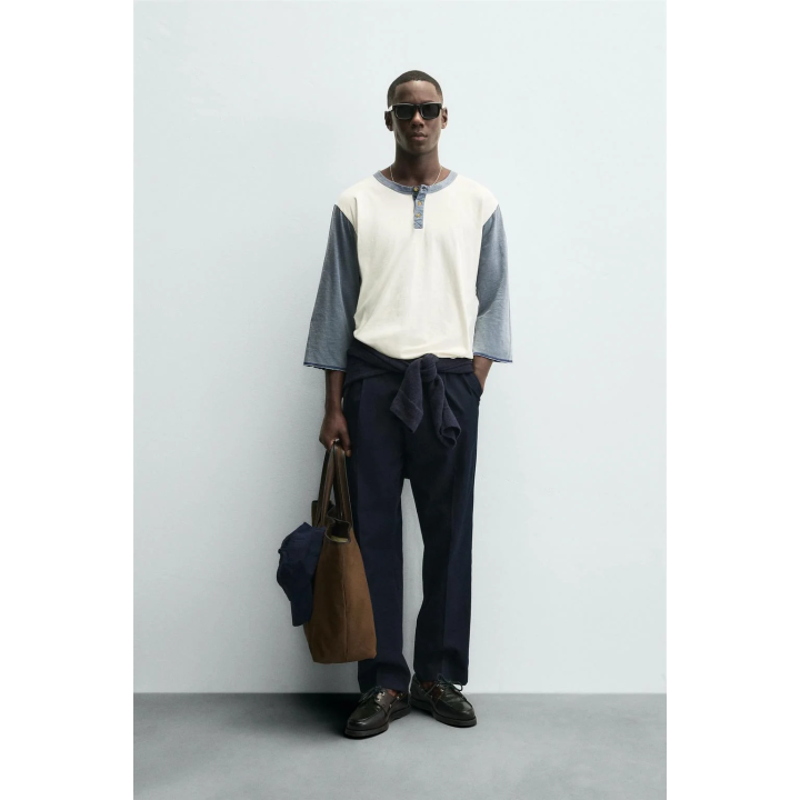 ФУТБОЛКА В СТИЛЕ КОЛОР-БЛОК С ВОРОТНИКОМ НА ПУГОВИЦАХ