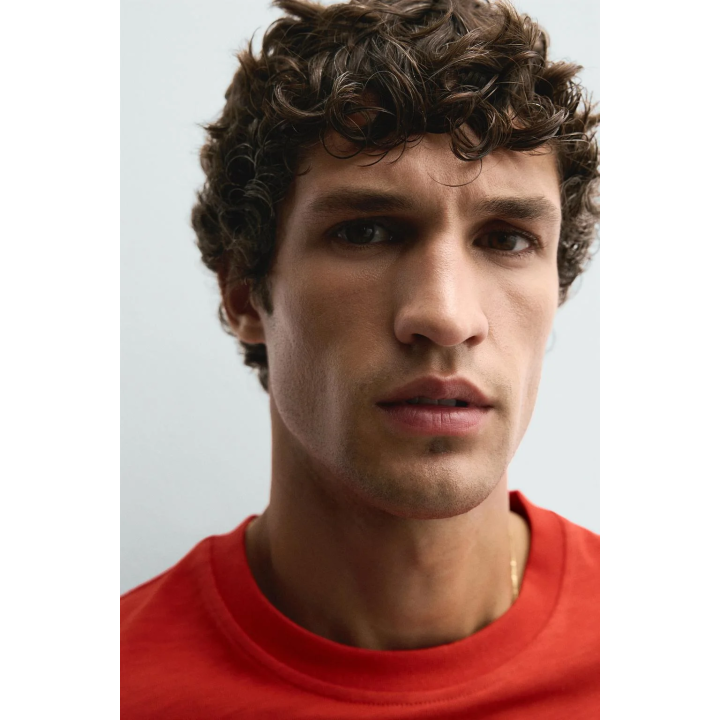 ФУТБОЛКА С КОНТРАСТНЫМ ПРИНТОМ