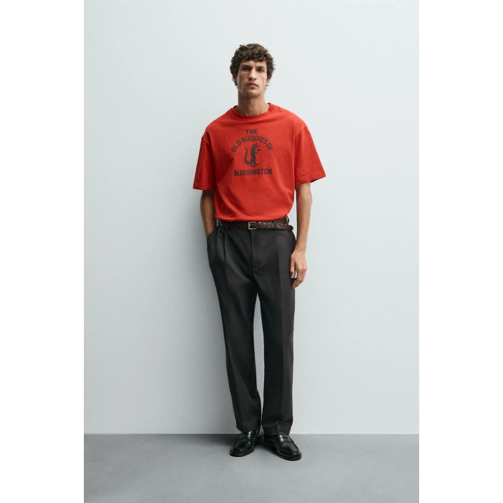 ФУТБОЛКА С КОНТРАСТНЫМ ПРИНТОМ