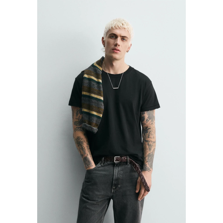 ФУТБОЛКА С НЕРОВНЫМ КРАЕМ