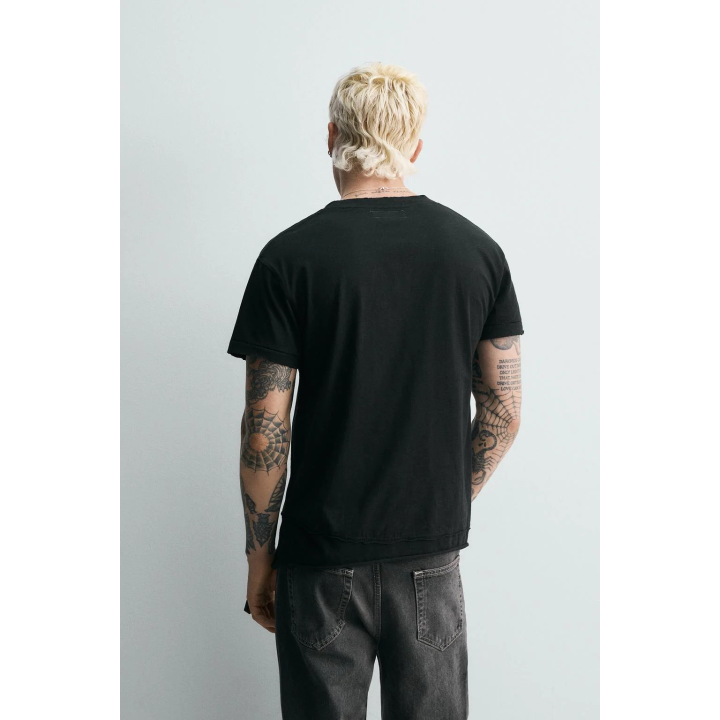 ФУТБОЛКА С НЕРОВНЫМ КРАЕМ