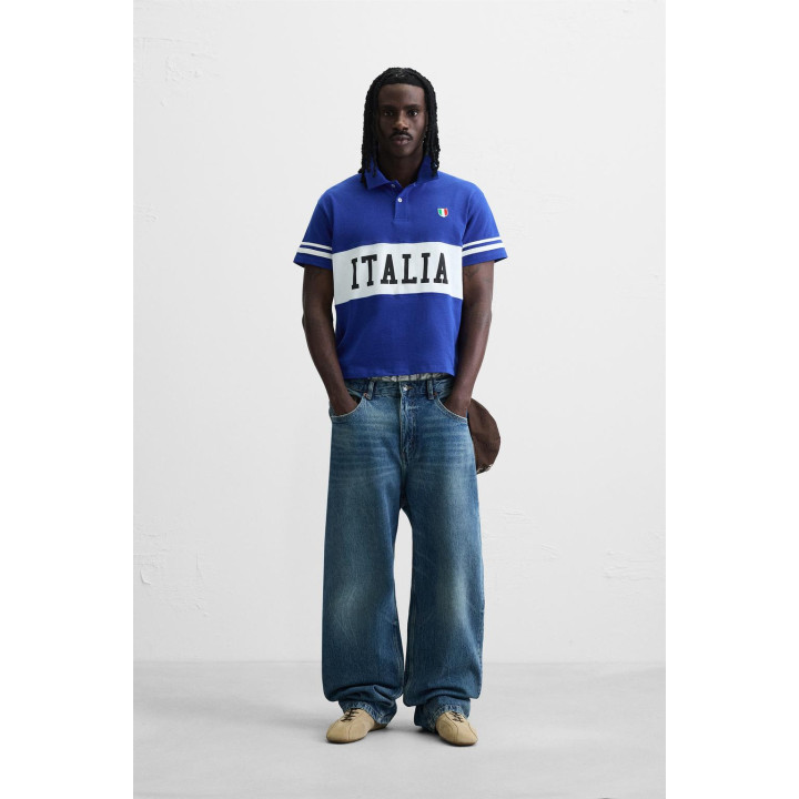 ПОЛО В СТИЛЕ КОЛОР-БЛОК С ПРИНТОМ «ФЛАГ»