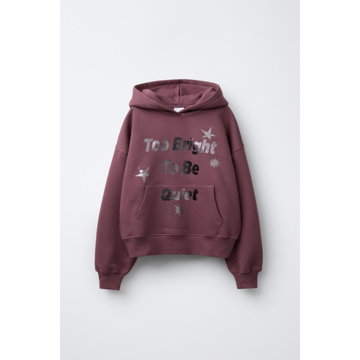 ХУДИ С НАДПИСЬЮ И БЛЁСТКАМИ