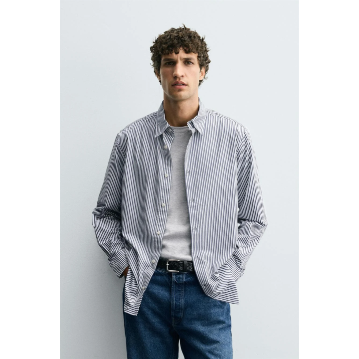 РУБАШКА КЛАССИЧЕСКОГО КРОЯ В ПОЛОСКУ