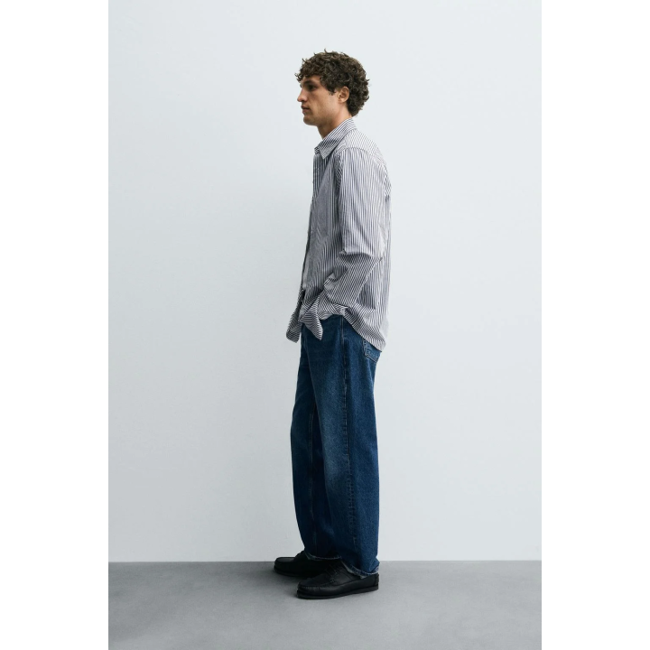 РУБАШКА КЛАССИЧЕСКОГО КРОЯ В ПОЛОСКУ