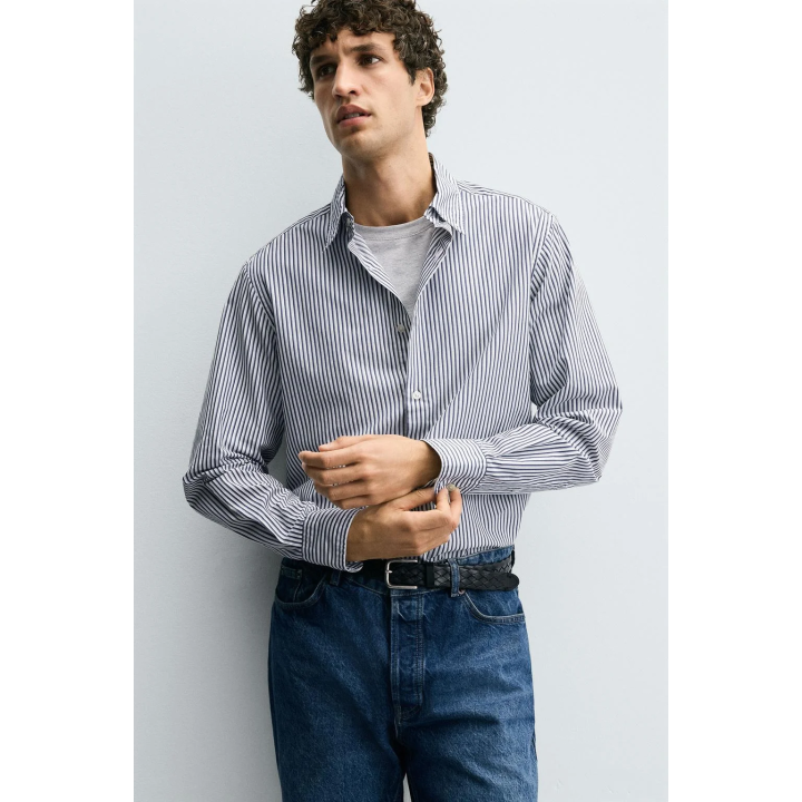 РУБАШКА КЛАССИЧЕСКОГО КРОЯ В ПОЛОСКУ