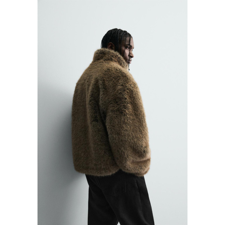 КОРОТКОЕ ПАЛЬТО ИЗ ИСКУССТВЕННОГО МЕХА