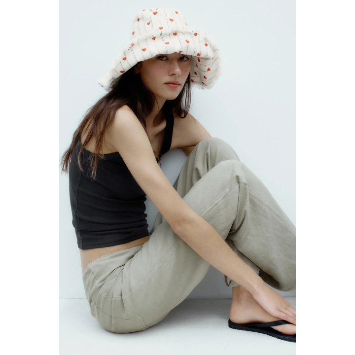 ПОЛОСАТАЯ ПАНАМА С ВЫШИВКОЙ «СЕРДЦА»